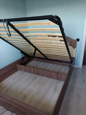 Кровать