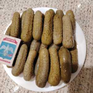 Огурцы маринованные