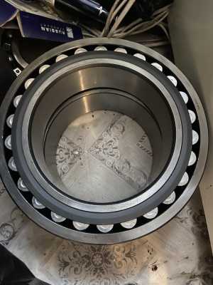 ПРОДАМ ПОДШИПНИКИ 23048EW33k