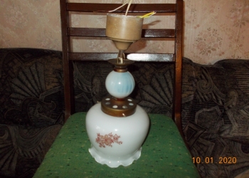 Продам люстру