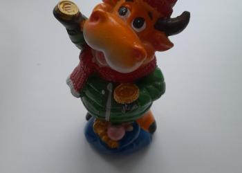 Фигурка быка