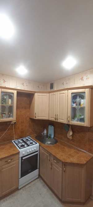 Продаю кухонную гарнитуру бу