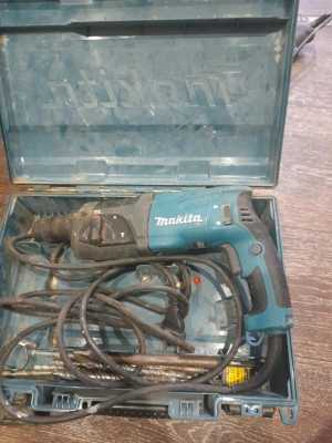 Перфоратор Makita ht2470