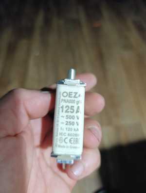 Продам предохранитель 125А