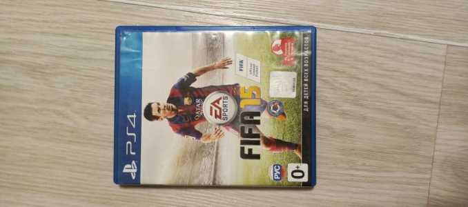 Диск FIFA15 на PlayStation 4