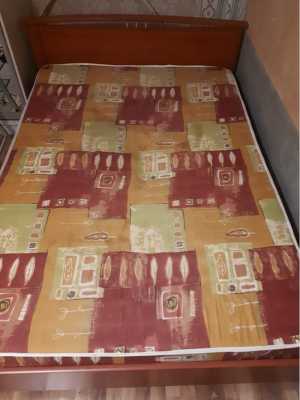 Продам кровать с матрасом