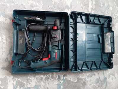 Дрель-перфоратор BOSCH GBH 2-20 D