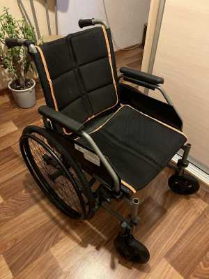 Продам инвалидную коляску