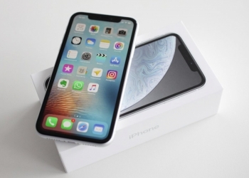 Мобильный телефон iphone xr
