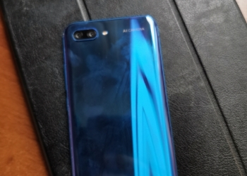 Honor 10 4/64 gb