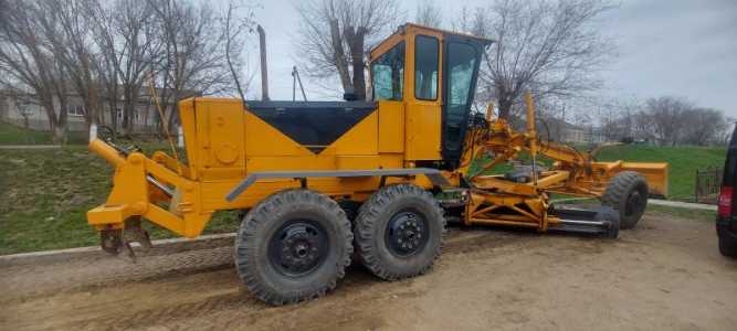 Автогрейдер дз 143