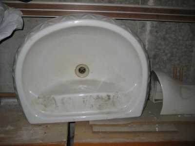 Раковина со стойкой для ванной