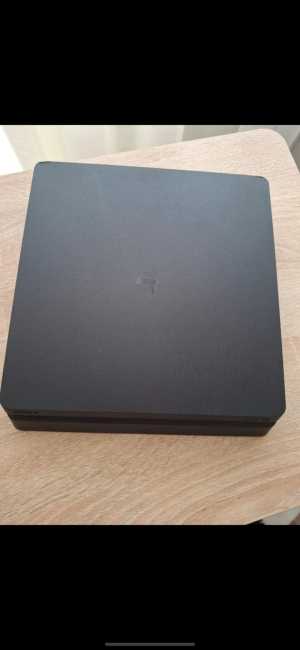 PlayStation 4 slim