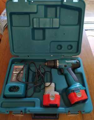Шуруповерт MAKITA 6271 DWPE