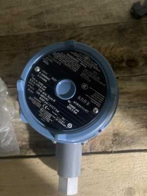 реле давления (pressure switch) J120‑612