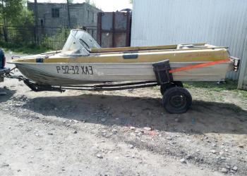 Продам моторную лодку