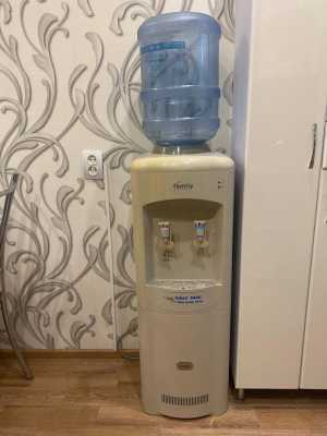 Кулер для воды с подогоевом