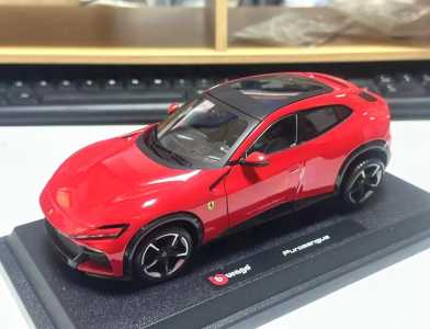 Модель Bburago 1:25 Ferrari Purosangue