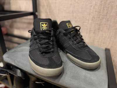 Кроссовки adidas