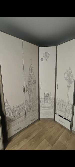 Шкаф