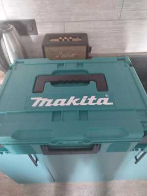 ����� ��������������� ����������� MAKITA 4 � �����.