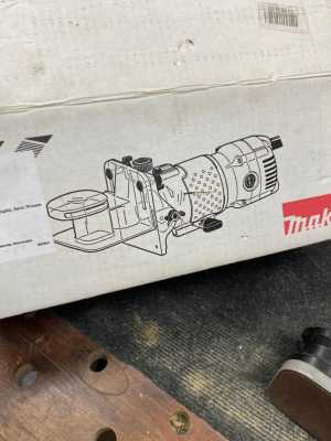 Кромочный (триммер) фрезер Makita 3710, 530 Вт