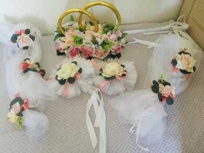 Свадебное украшение на машину