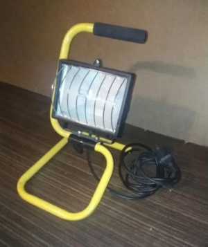 Прожектор галогенный переносной 500 W