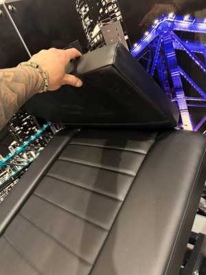 �������