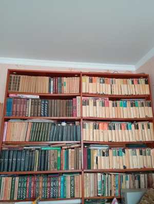 Продаю коллекцию книг