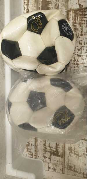 Мячи Pele.